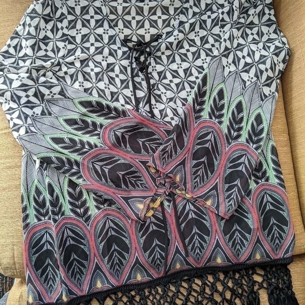 𝅺MONTEAU Fringed Long Sleeve Blouse Tassles Batik Print 💕💕